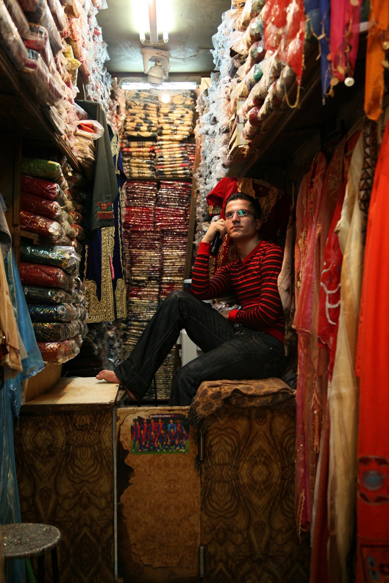 bill-hocker-party-wear-al-madina-souq-aleppo-syria-2008