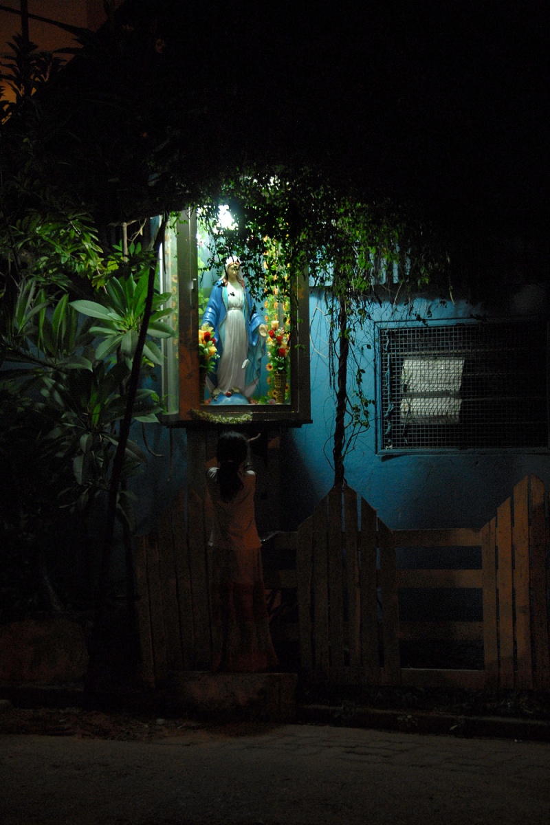 bill-hocker-catholic-shrine-pondicherry-india-2008
