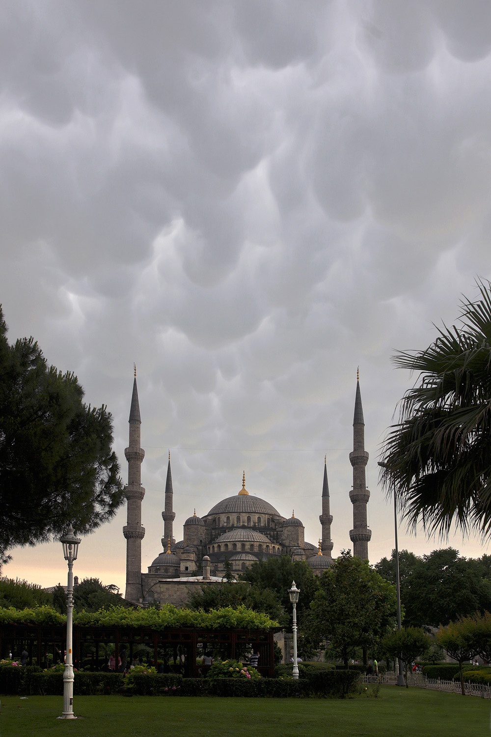 bill-hocker-sultan-ahmet-camii-(blue-mosque)-istanbul-turkey-2010
