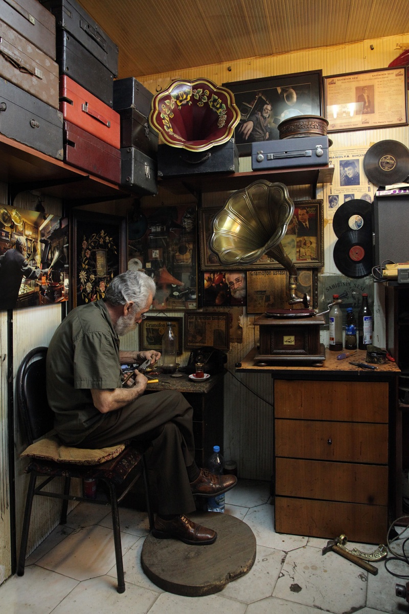 bill-hocker-mehmet-Öztekin-grand-bazaar-istanbul-turkey-2010