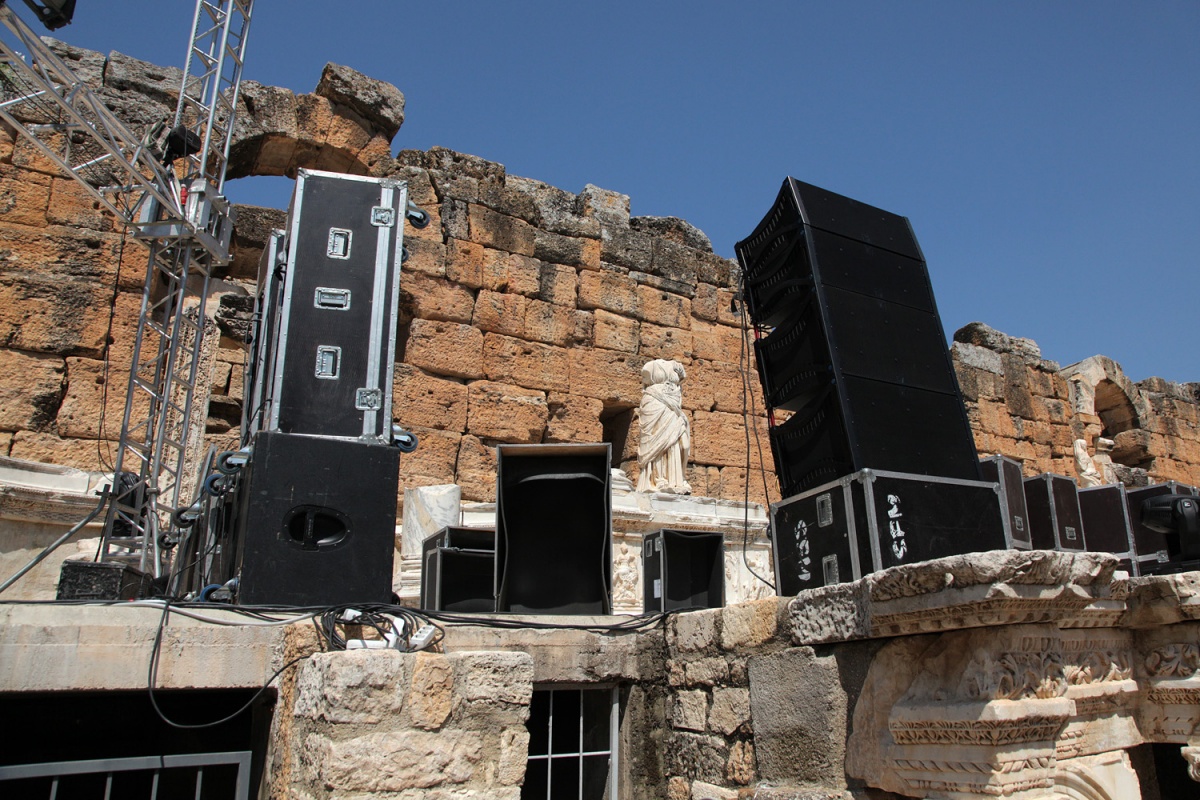 bill-hocker-rock-star-roman-amphatheater-hierapolis-turkey-2010